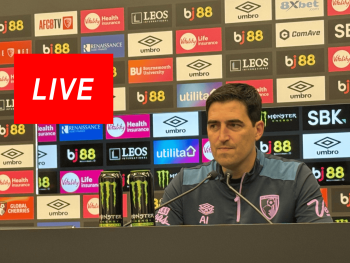 Andoni Iraola speaking to the media.